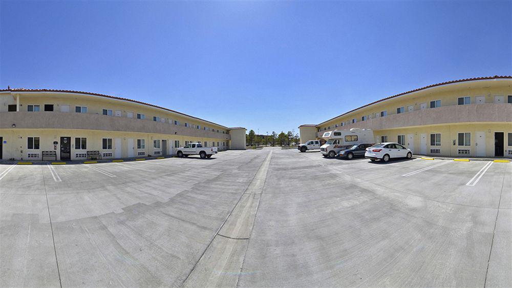 Baymont By Wyndham Ridgecrest Motel Kültér fotó