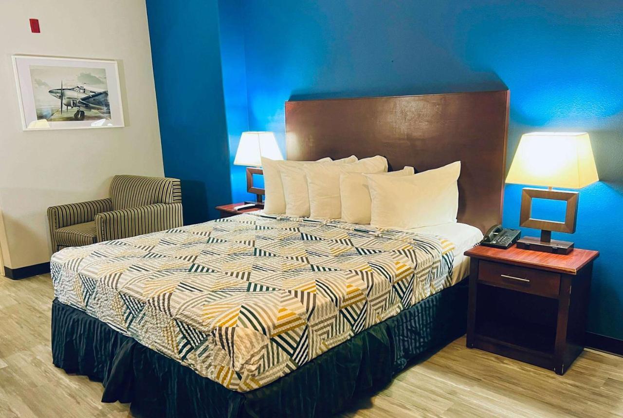 Baymont By Wyndham Ridgecrest Motel Kültér fotó